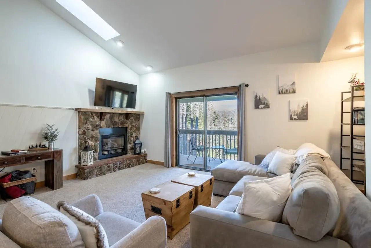 Mountain Views from WP Top Floor Getaway