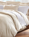https://cdn.shopify.com/s/files/1/0418/3284/1377/products/meridian-4-piece-bedding-set-elegant-linen-2.jpg?v=1700170517