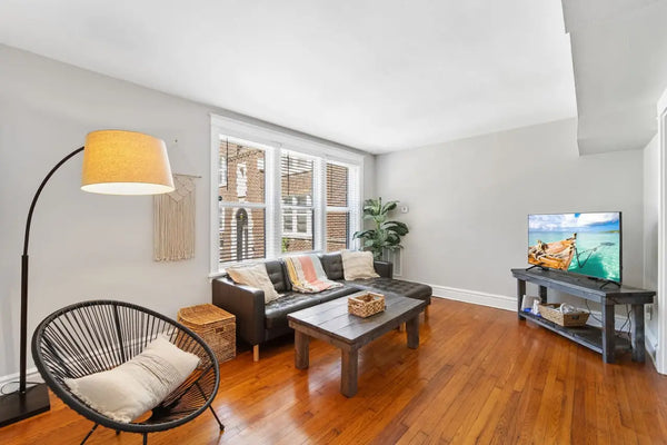 2 Bedroom Apartment Heart of STL *Free Parking*