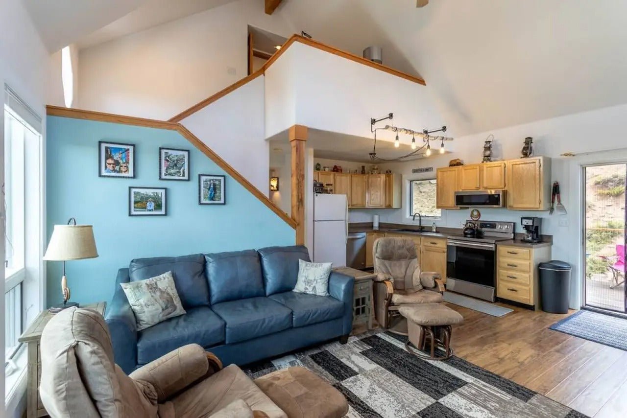 3 BR Cabin with Lake View - Pet Friendly