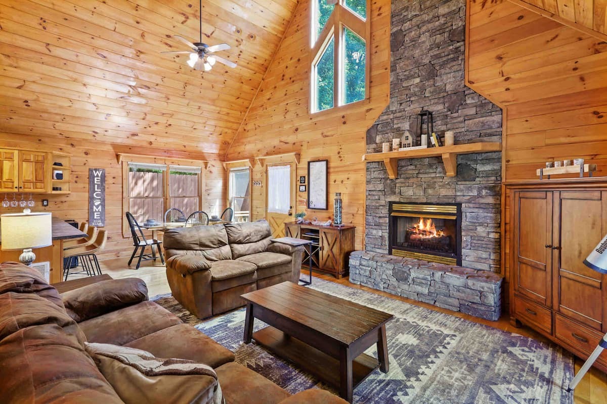Cherry Log Lodge
