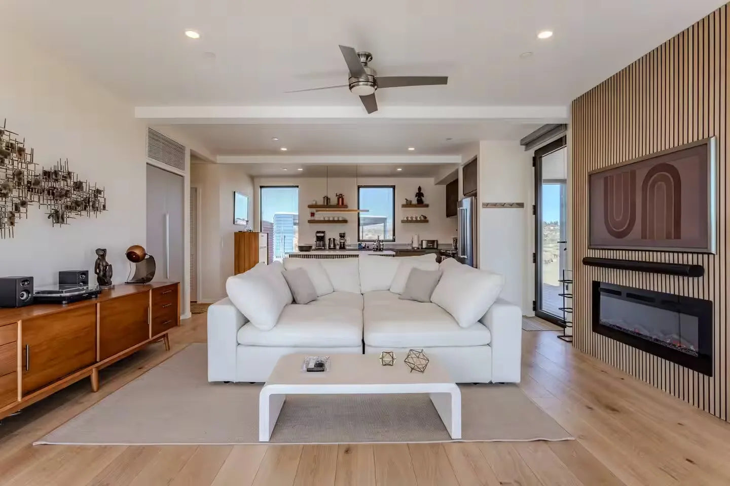 Luxury 20-Acre Oasis • Pool, Spa & Stunning Views