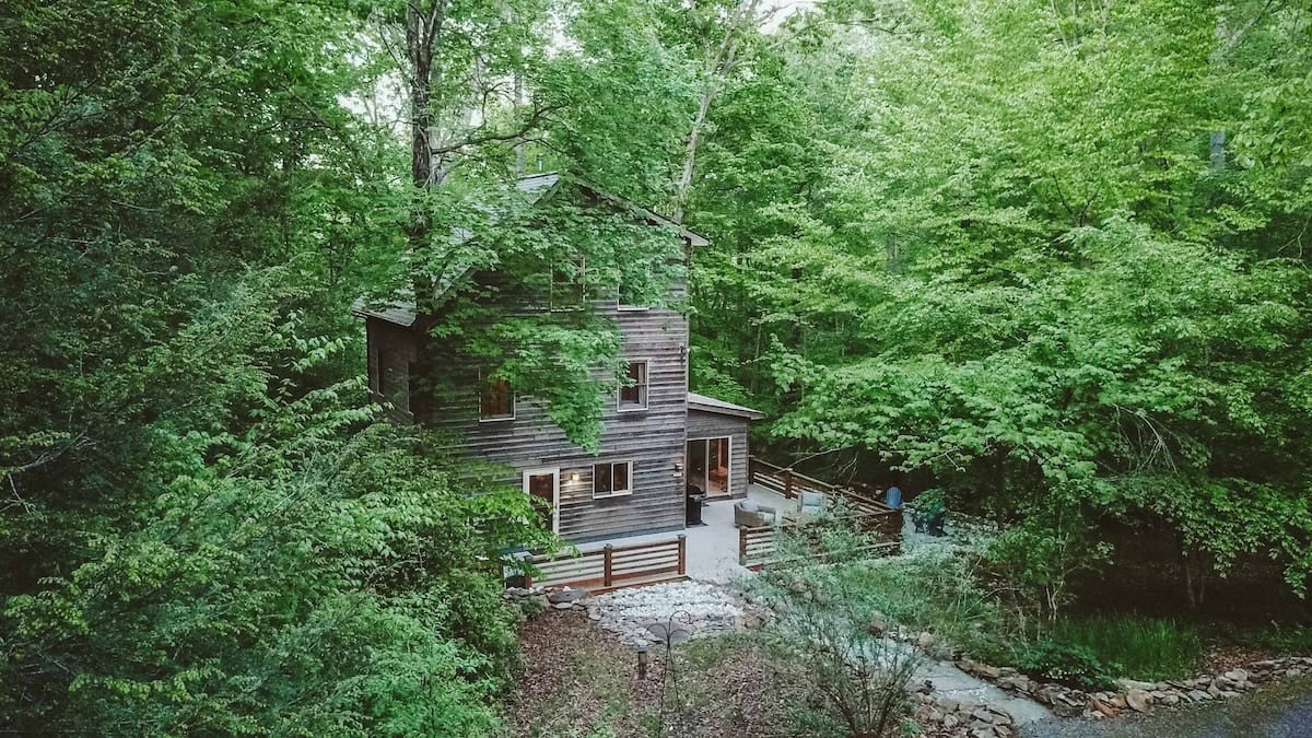 Wooder House: Family Friendly, Fire Pit, Trail