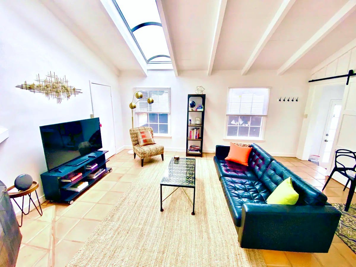 Amazing Location: Ultra-Private 2-bedroom
