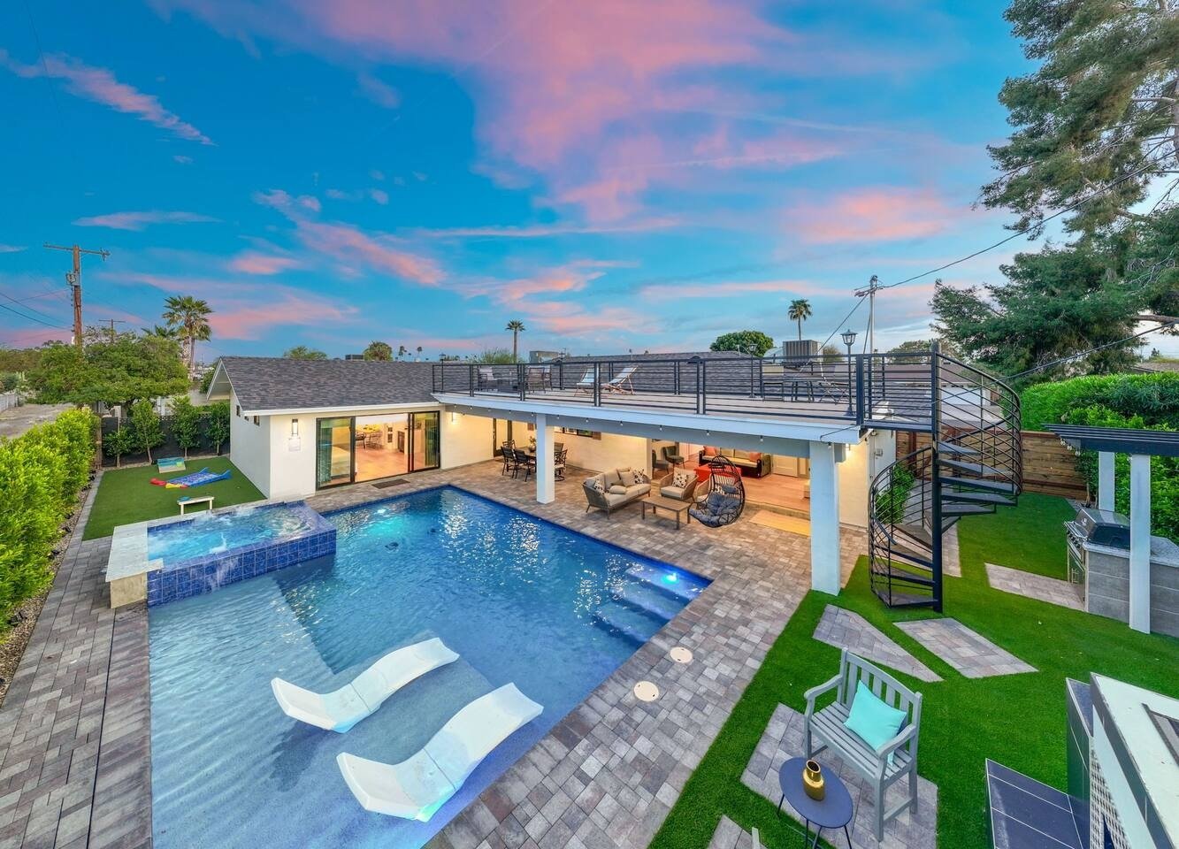 Aquarium Floor, Pool & Jacuzzi at Scottsdale's