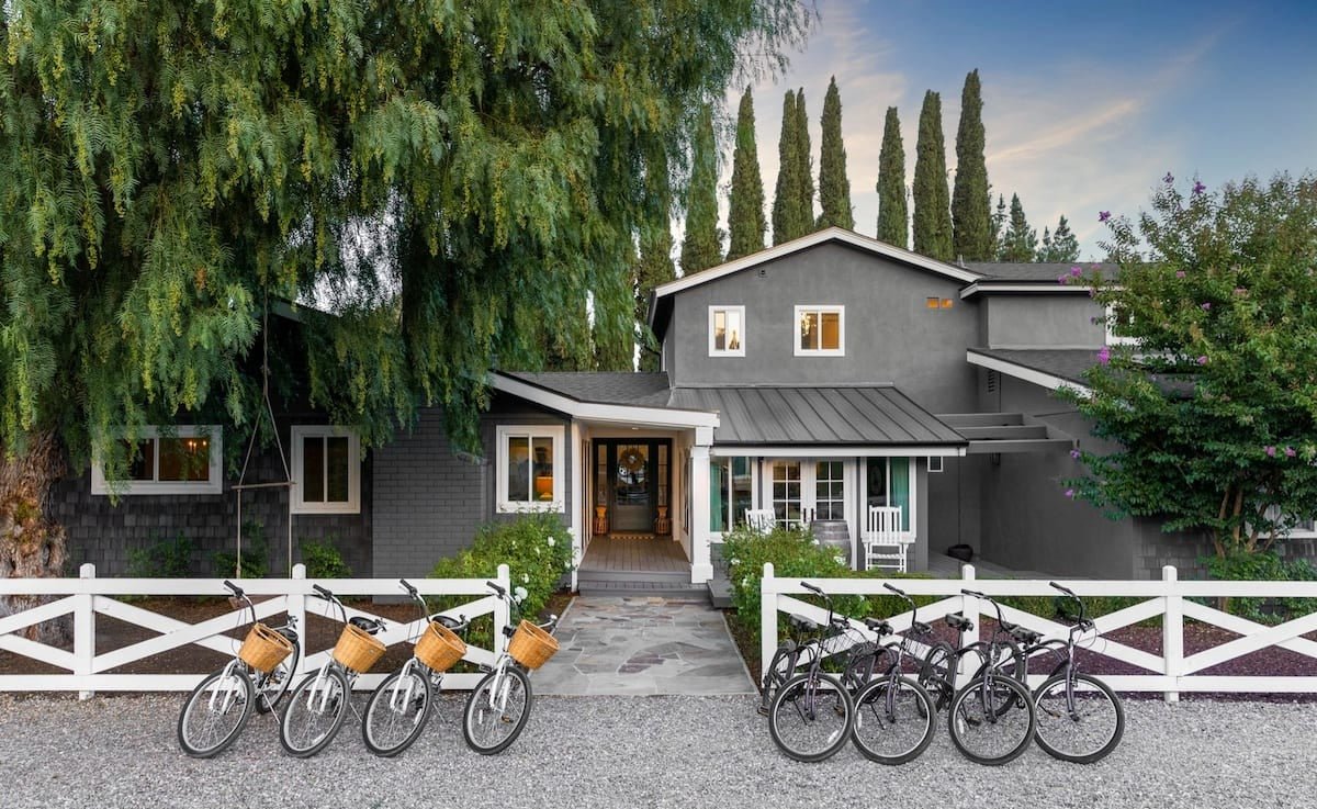 The Gray House - Los Olivos
