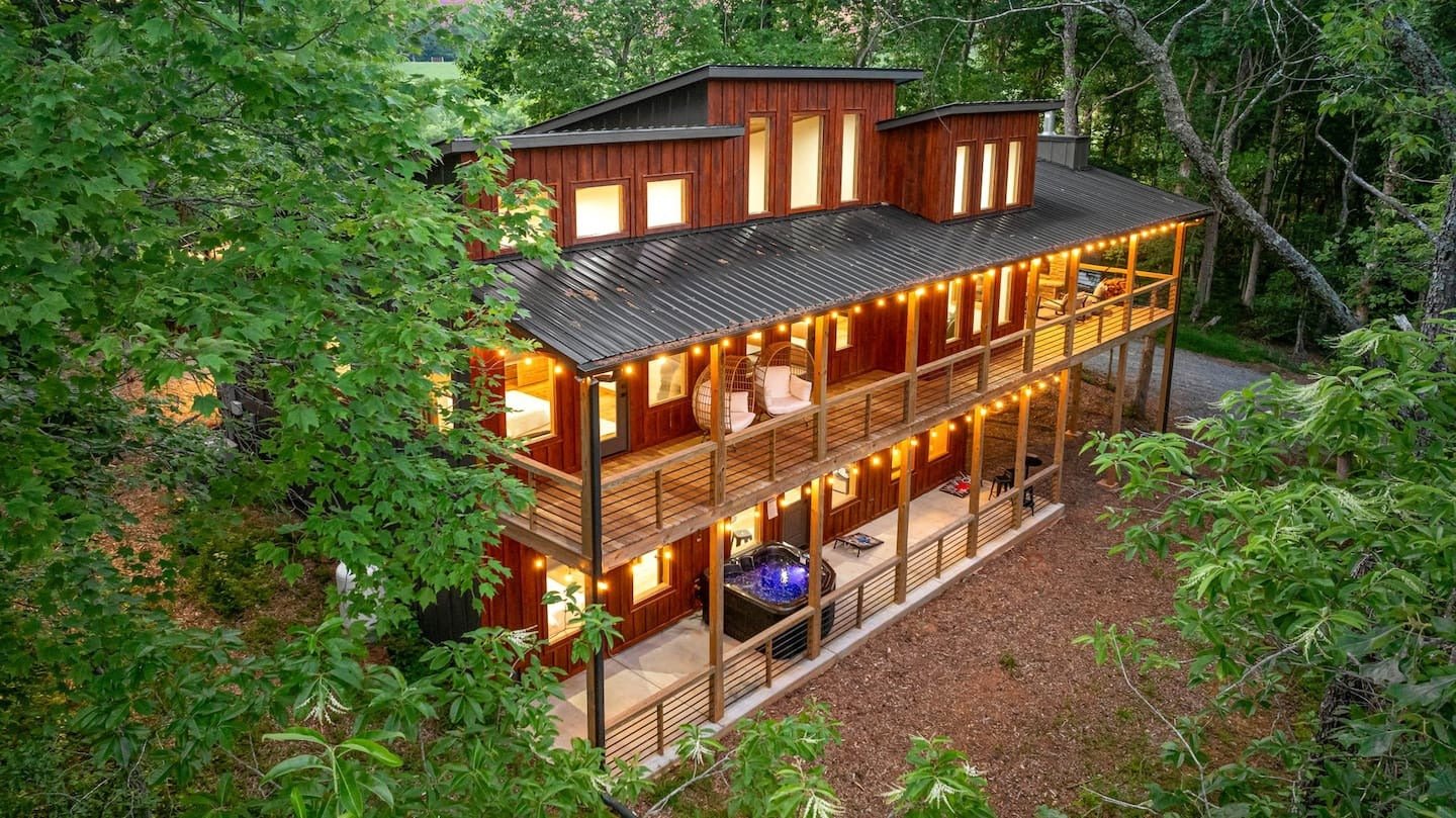 Breeze: Modern Luxe Cabin