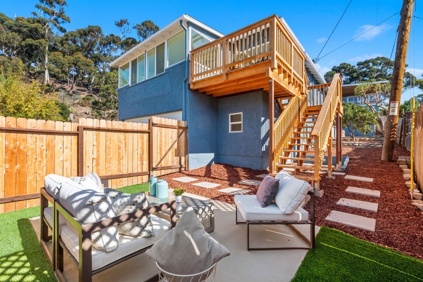 Bright & Cozy SD Getaway mins to the beach!