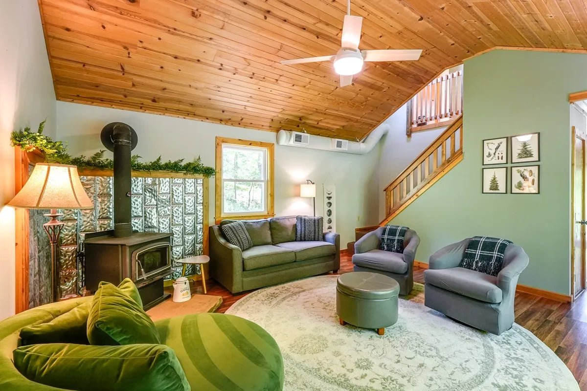 Cabin at Maple Pond