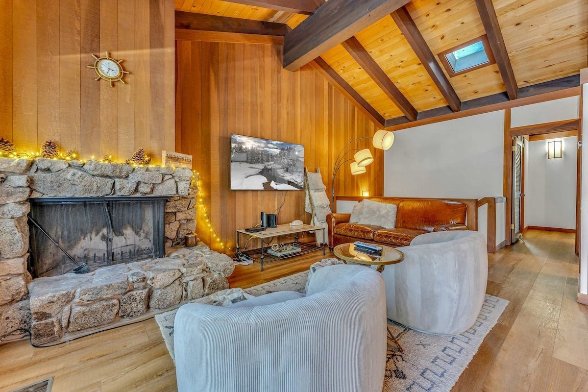 Chinquapin Condo Retreat - Walk to the Lake