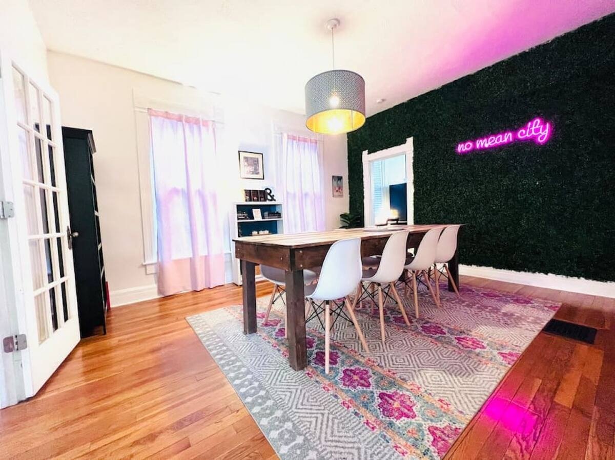 Historic Talbott Street Home-Hot Tub and Fire Pit!