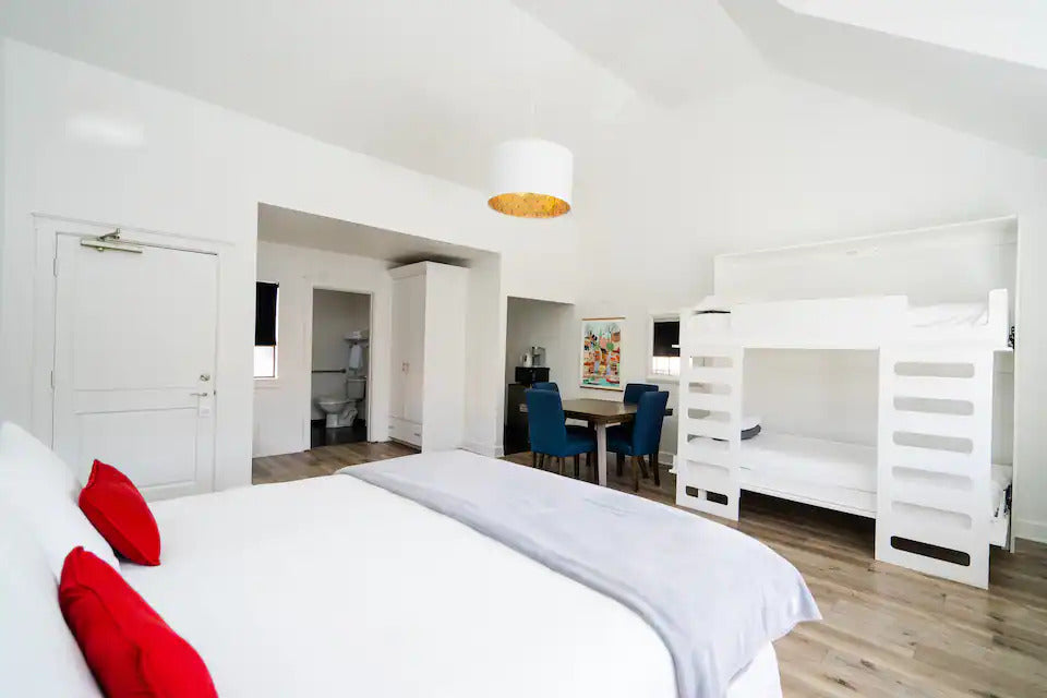 King & Bunk Bed Private Room in Boutique Hotel