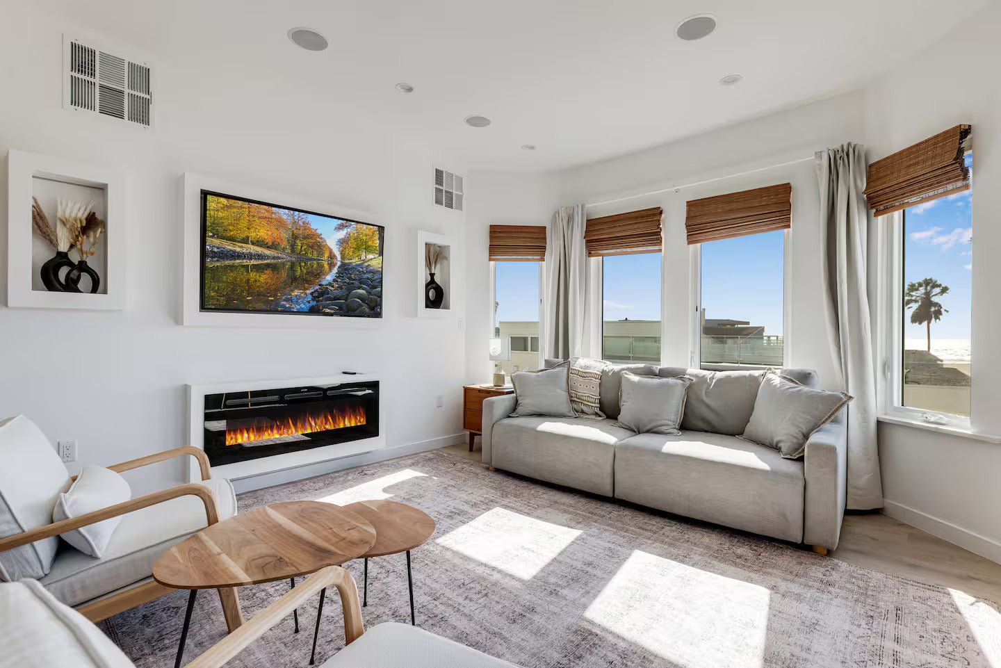 Luxury Beachside Living | Walk to the Sand & Waves