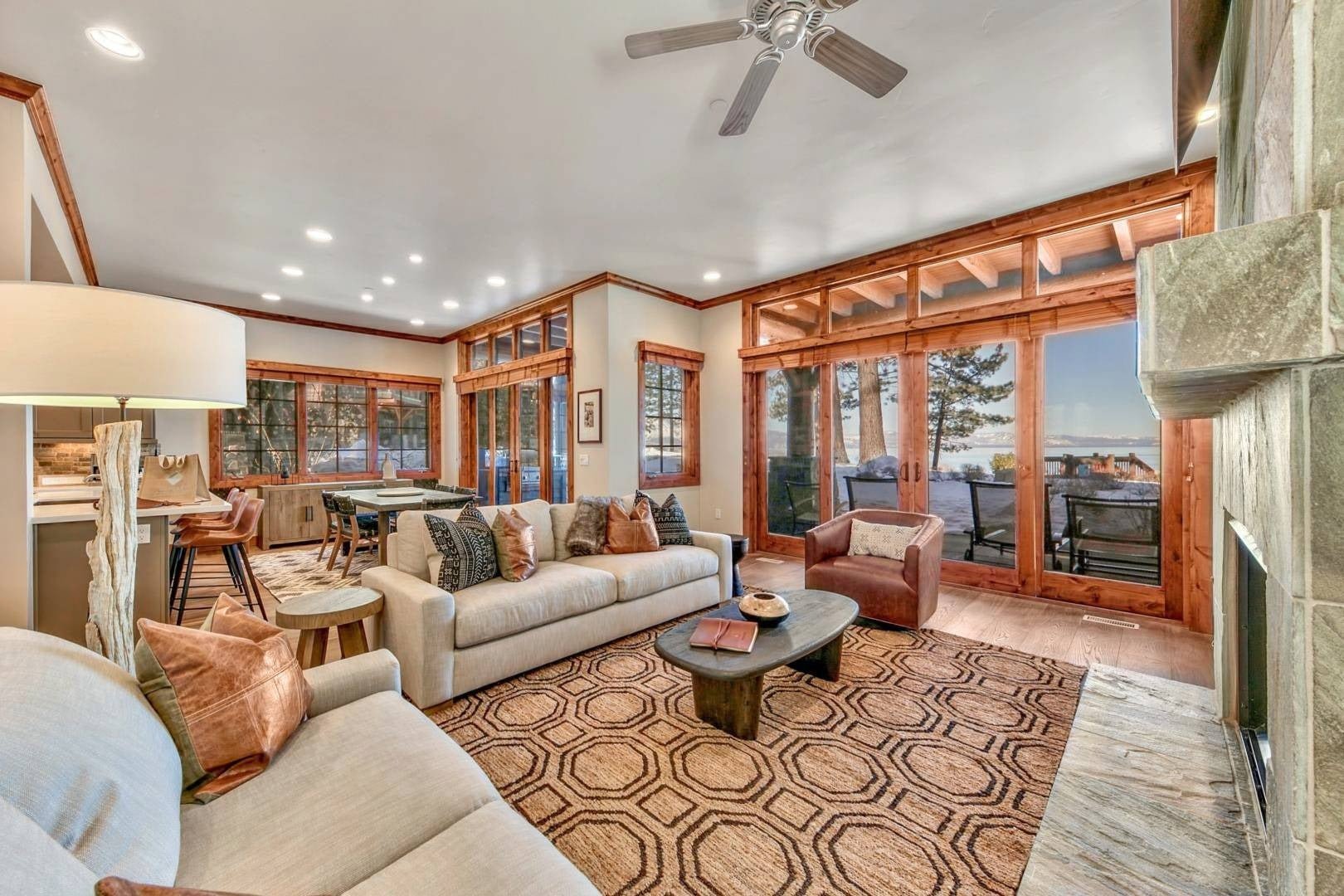 Luxury Lakefront Remodel- Views, Hot Tub, Convenience PEAK #13