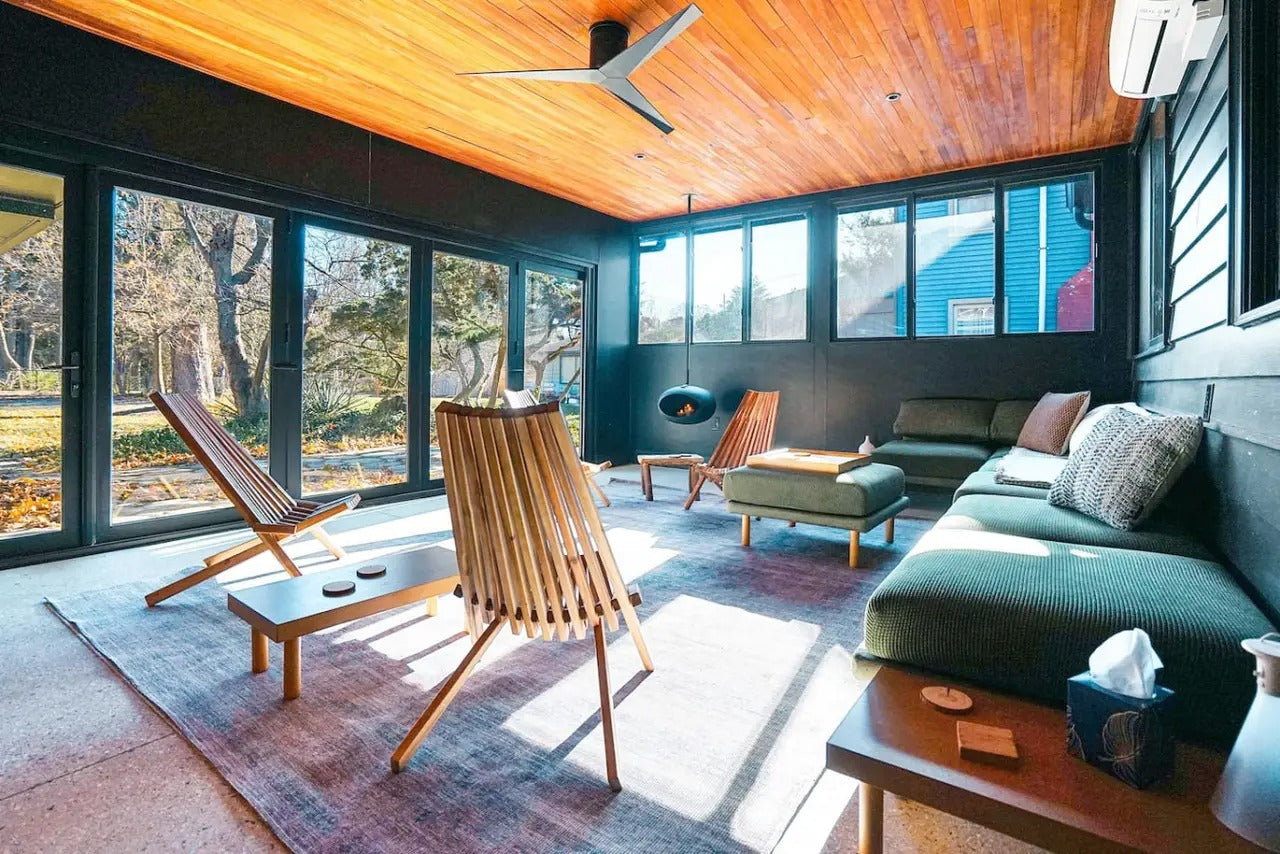 Mid-Century Modern Dream-Sleeps 6!