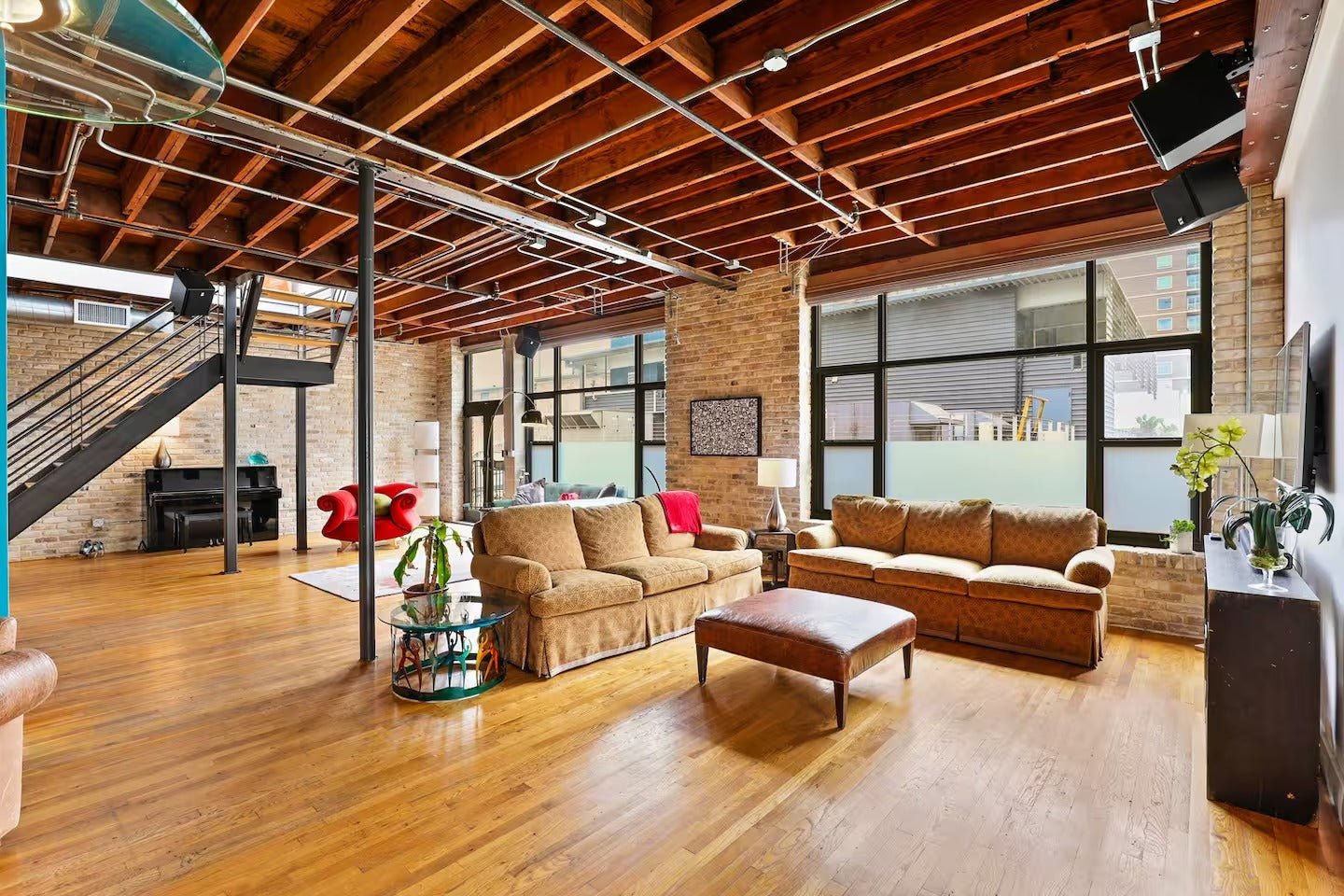 Private Downtown Rooftop + Walk to Iconic ATX Bars
