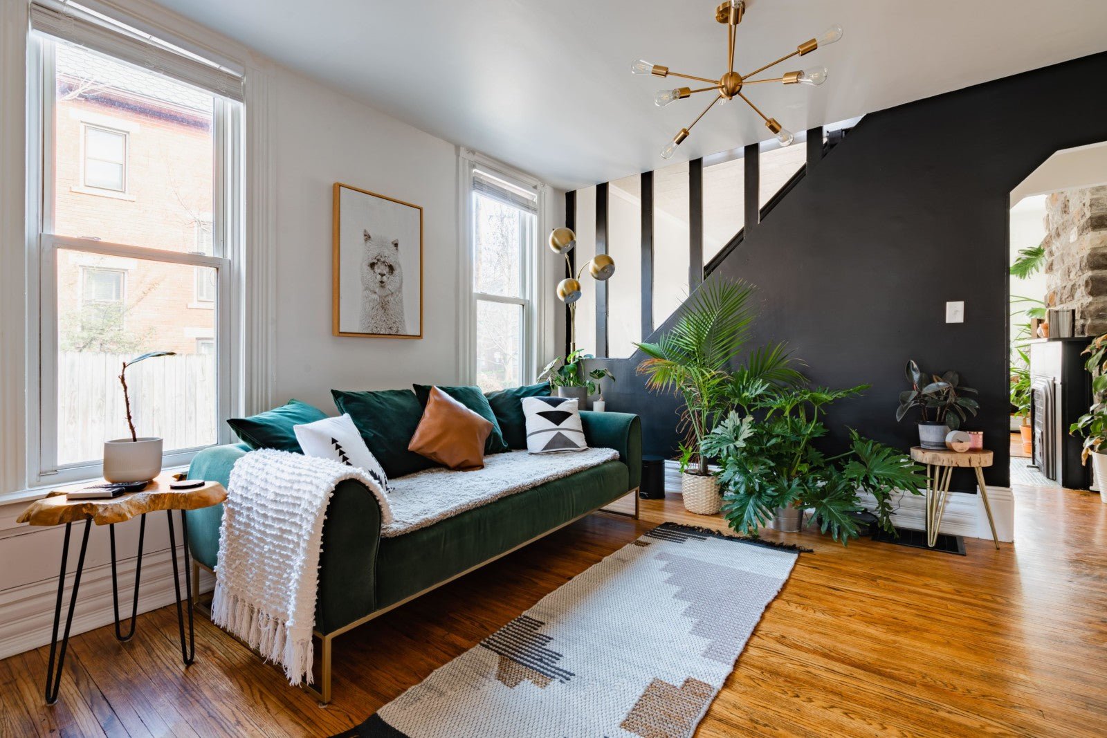 Short North – Convention – King Bed- Free Parking