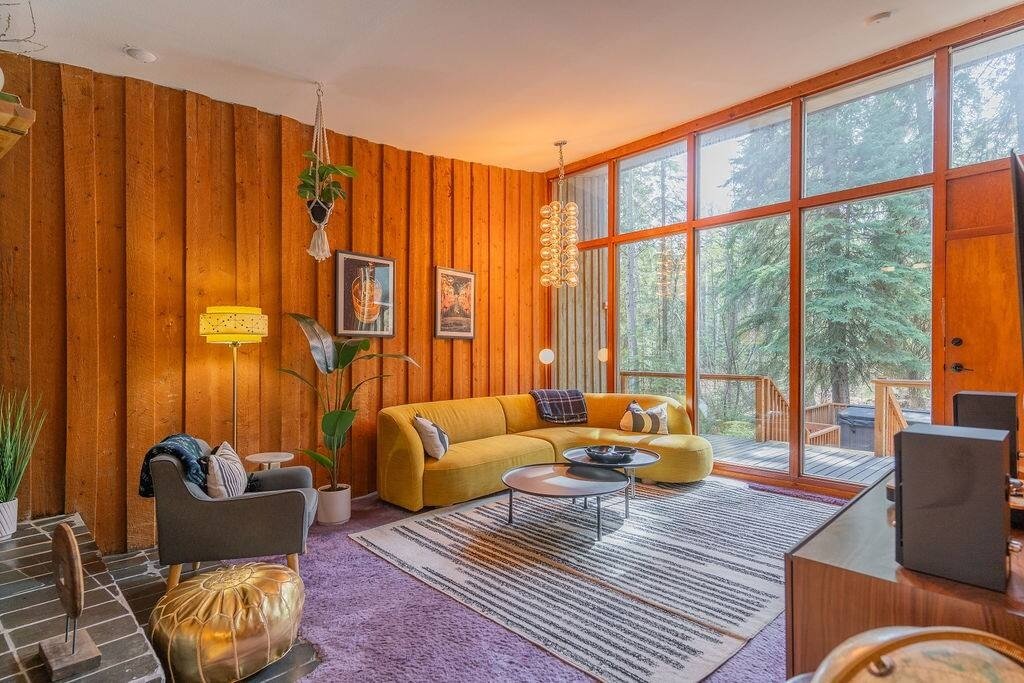 Star-Shaped Midcentury Aurora Gem