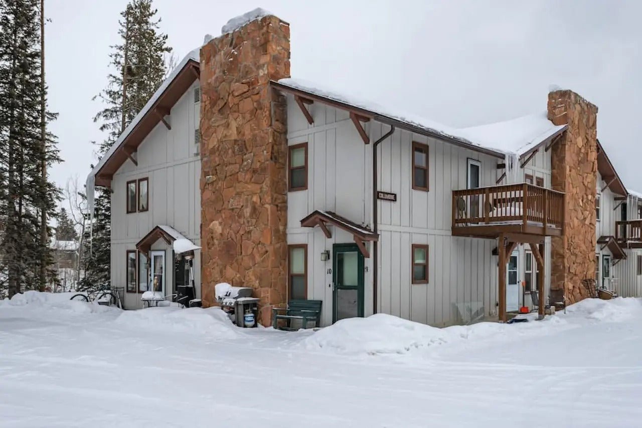 Winter Park Condo w/ Fireplace and Mountain Views
