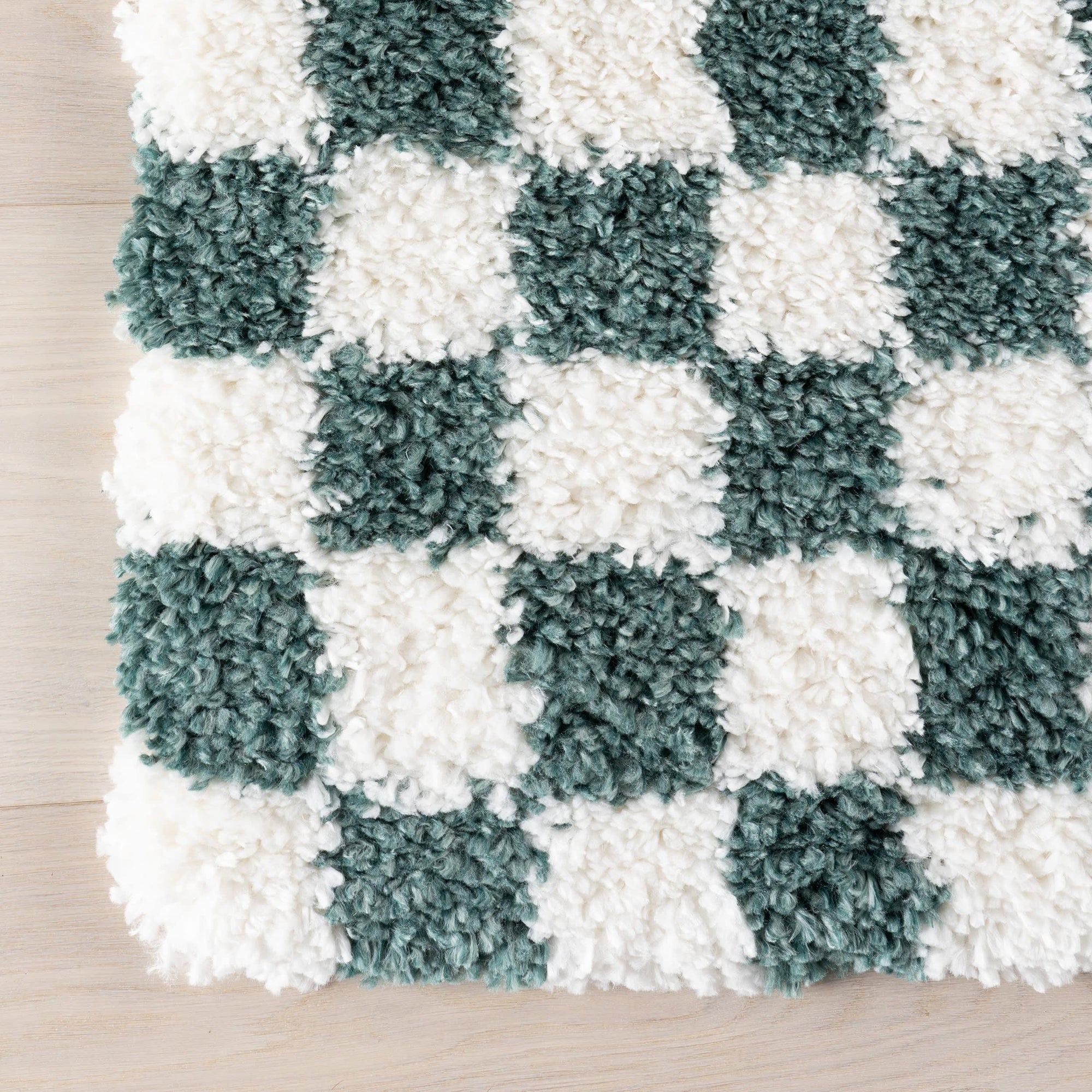 Bettie Retro Checkered Shag Rug | Green