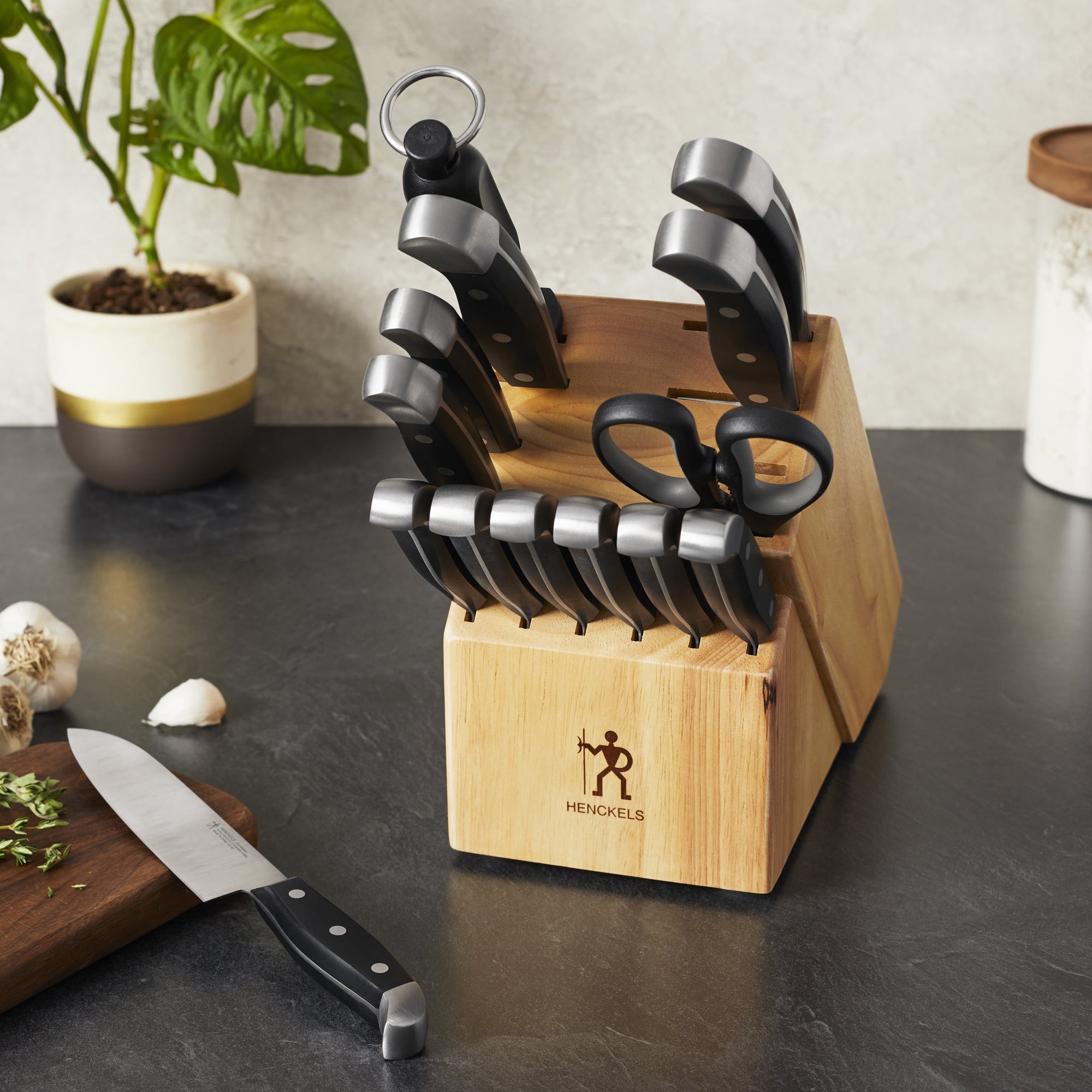 HENCKELS Statement 15-Piece Kitchen Knife Set, Chef's Knife, Steak Knives, Light Brown Block