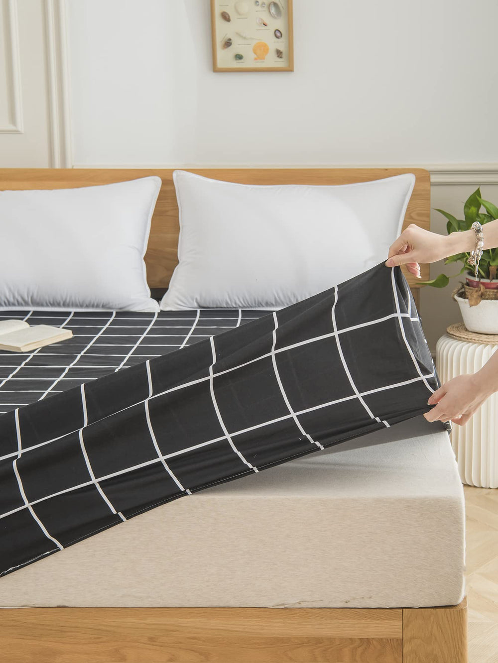 Black Grid Fitted Sheet - From Where - 