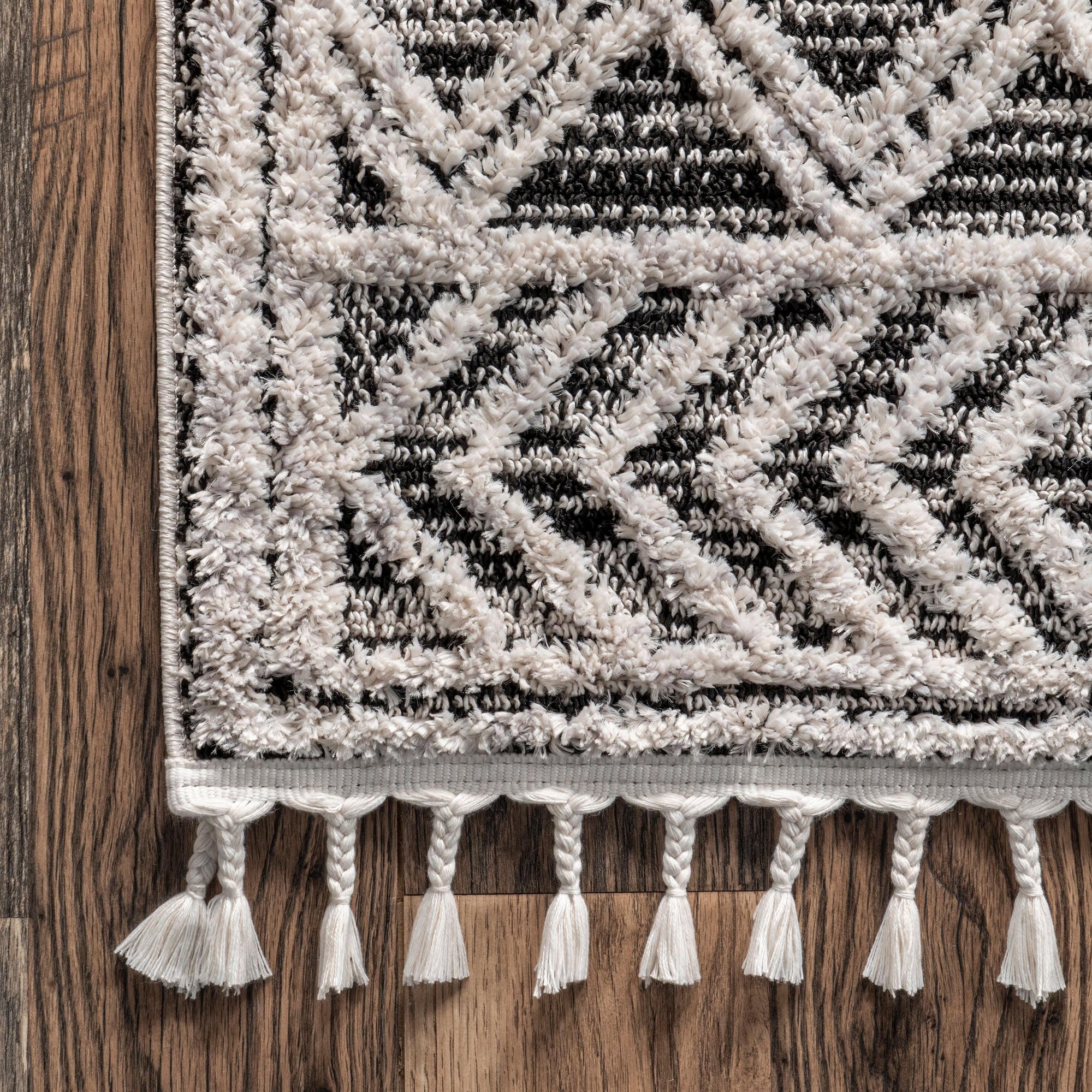Shaggy Lattice Tassel Rug | Grey