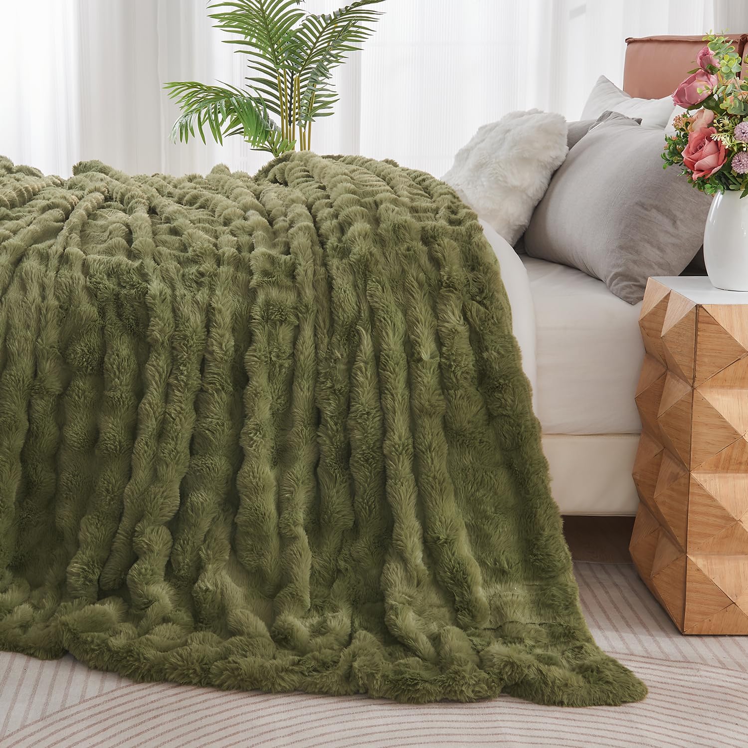 Dark Green Faux Fur Blanket - From Where - 