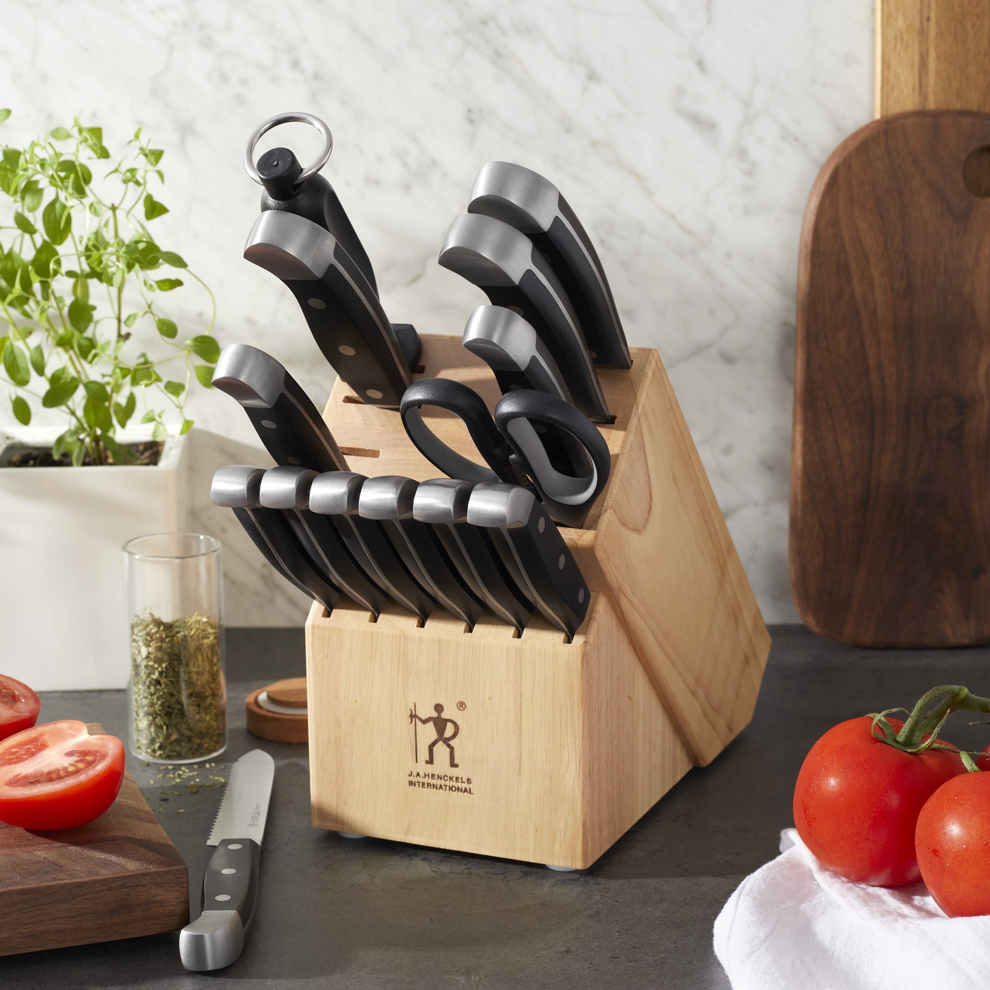 HENCKELS Statement 15-Piece Kitchen Knife Set, Chef's Knife, Steak Knives, Light Brown Block