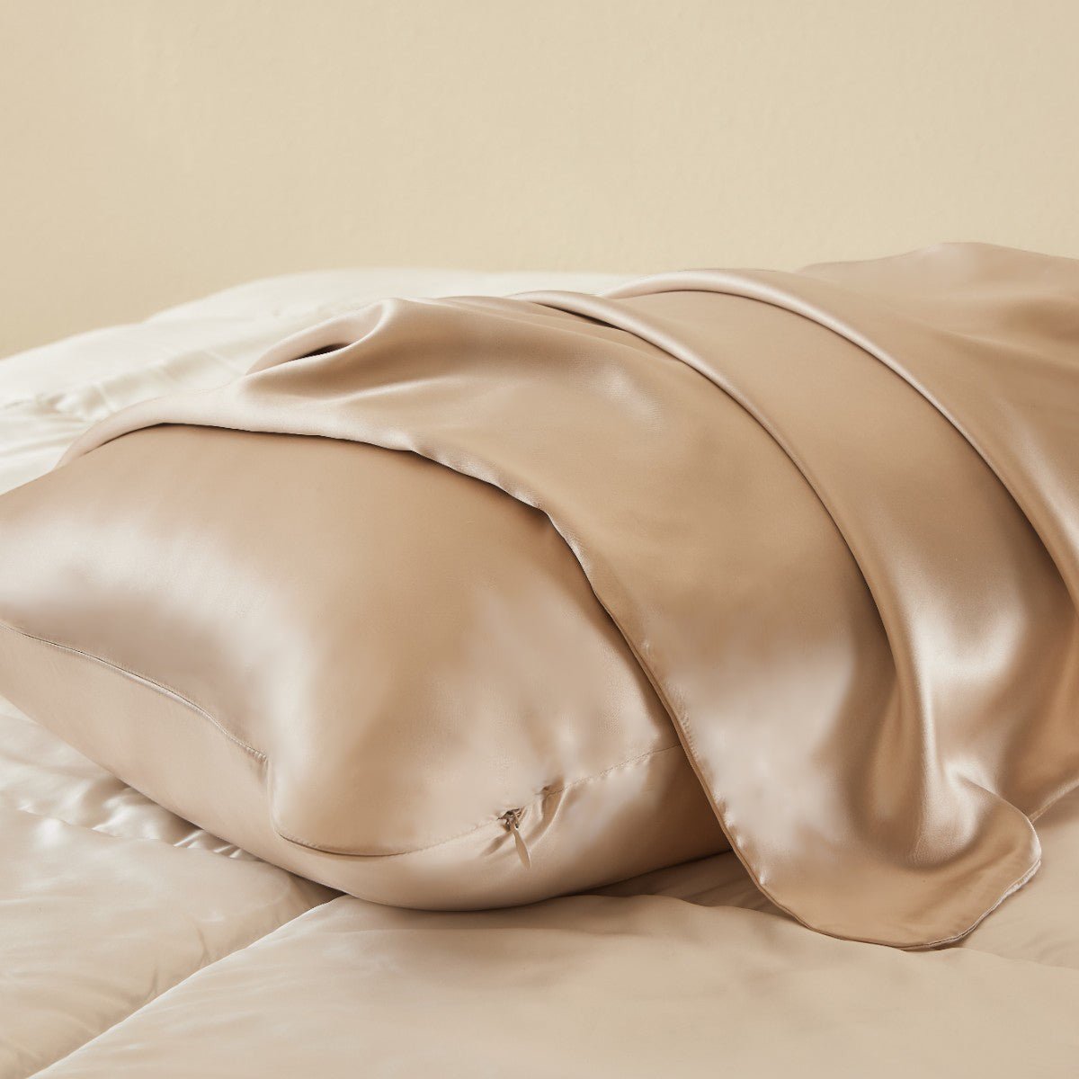 Hydrating Mulberry Silk Pillowcase - From Where Finds - 