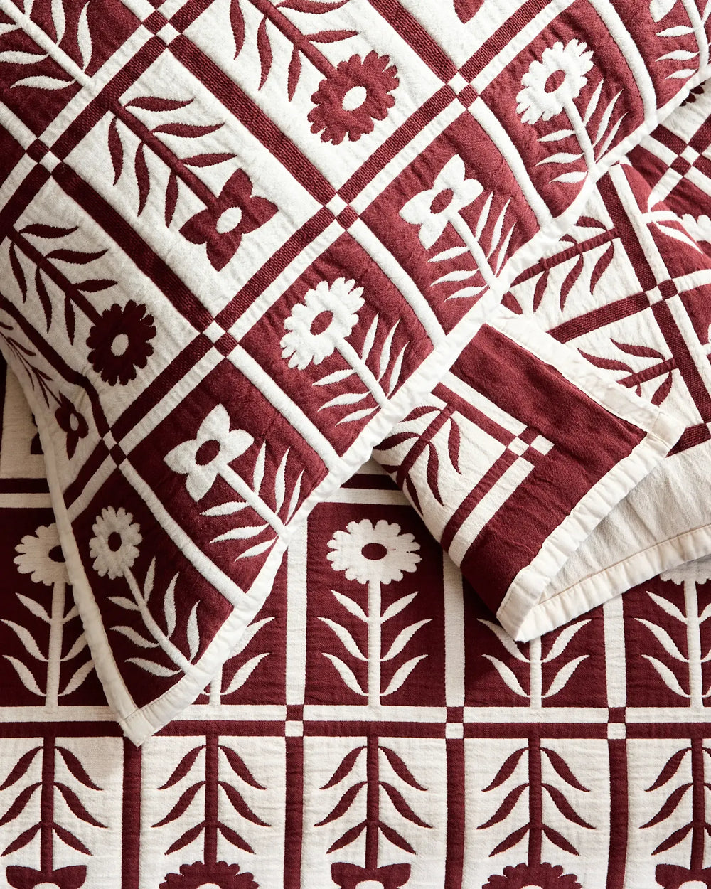 Organic Cotton Jacquard Floral Quilt