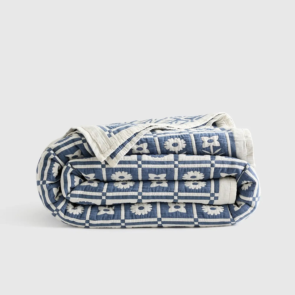 Organic Cotton Jacquard Floral Quilt