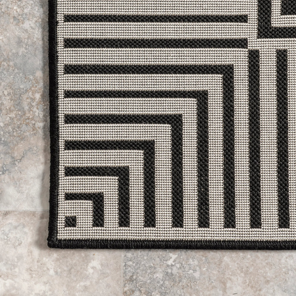 Striped Border Indoor/Outdoor Flatweave Rug