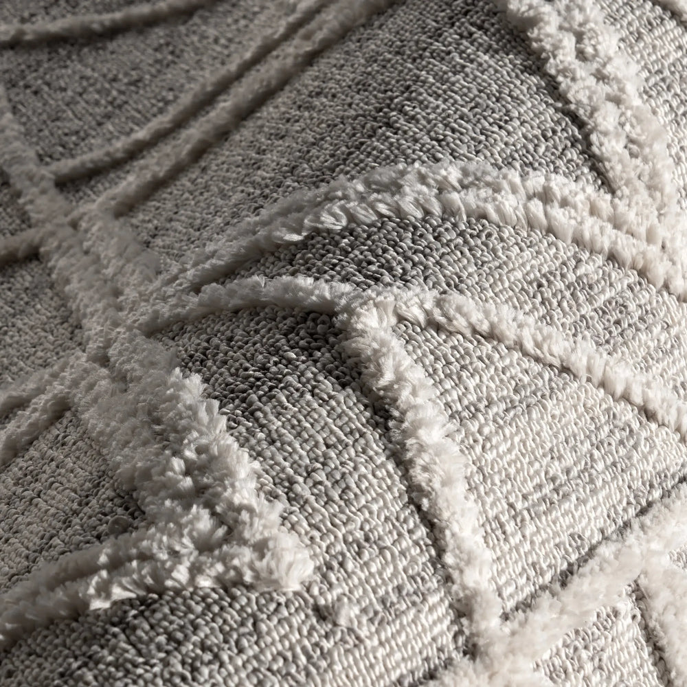 Shaggy Lattice Tassel Rug