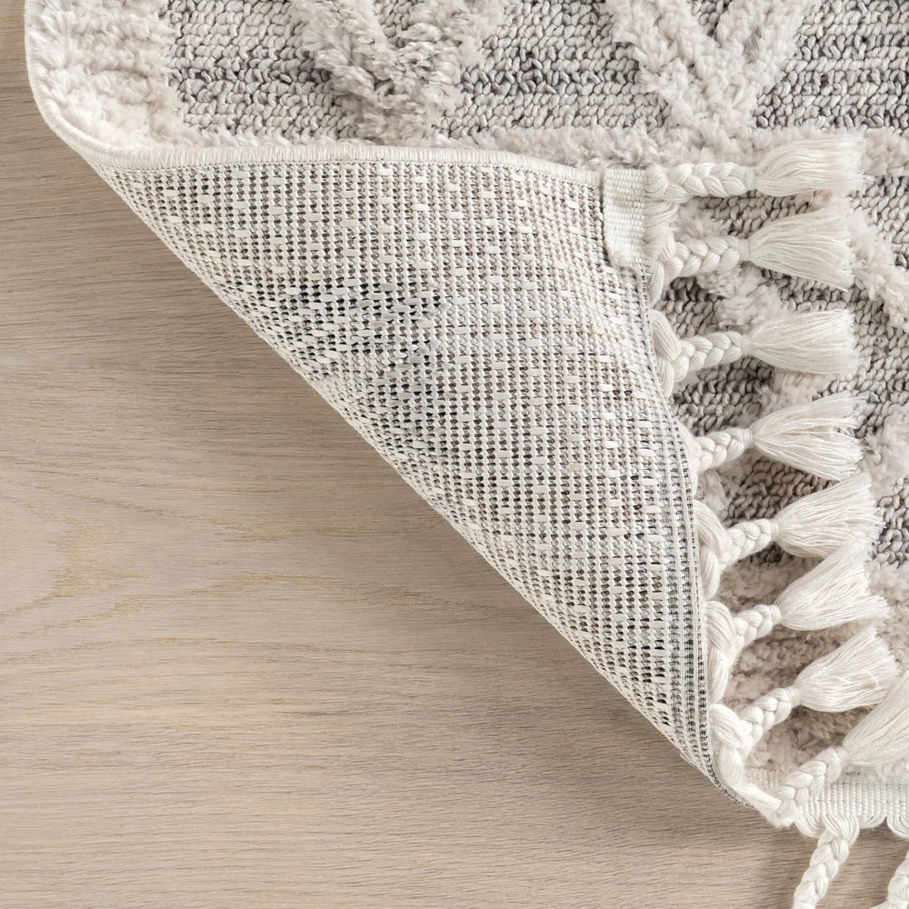 Shaggy Lattice Tassel Rug