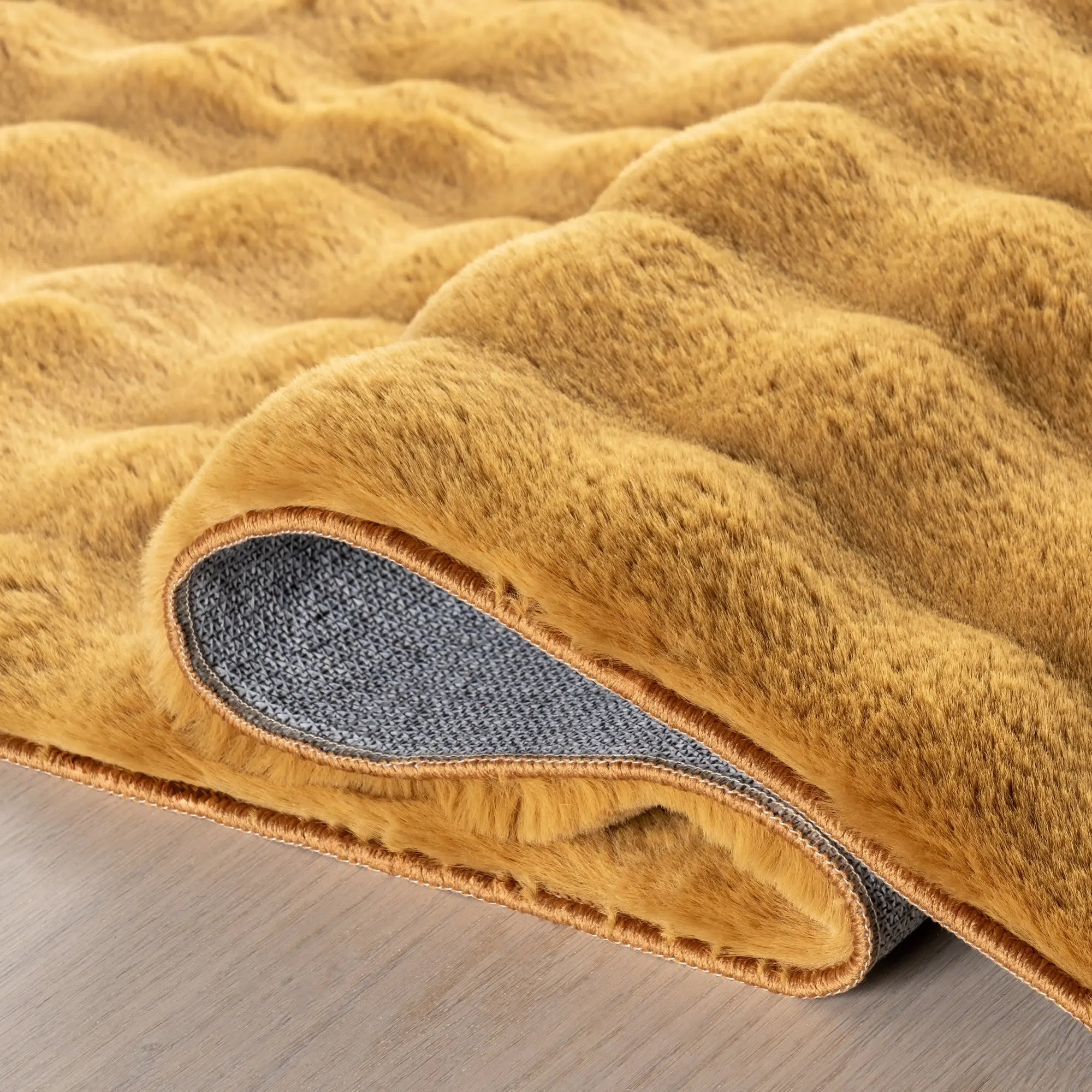 Ivana Checkered Plush Cloud Washable Rug