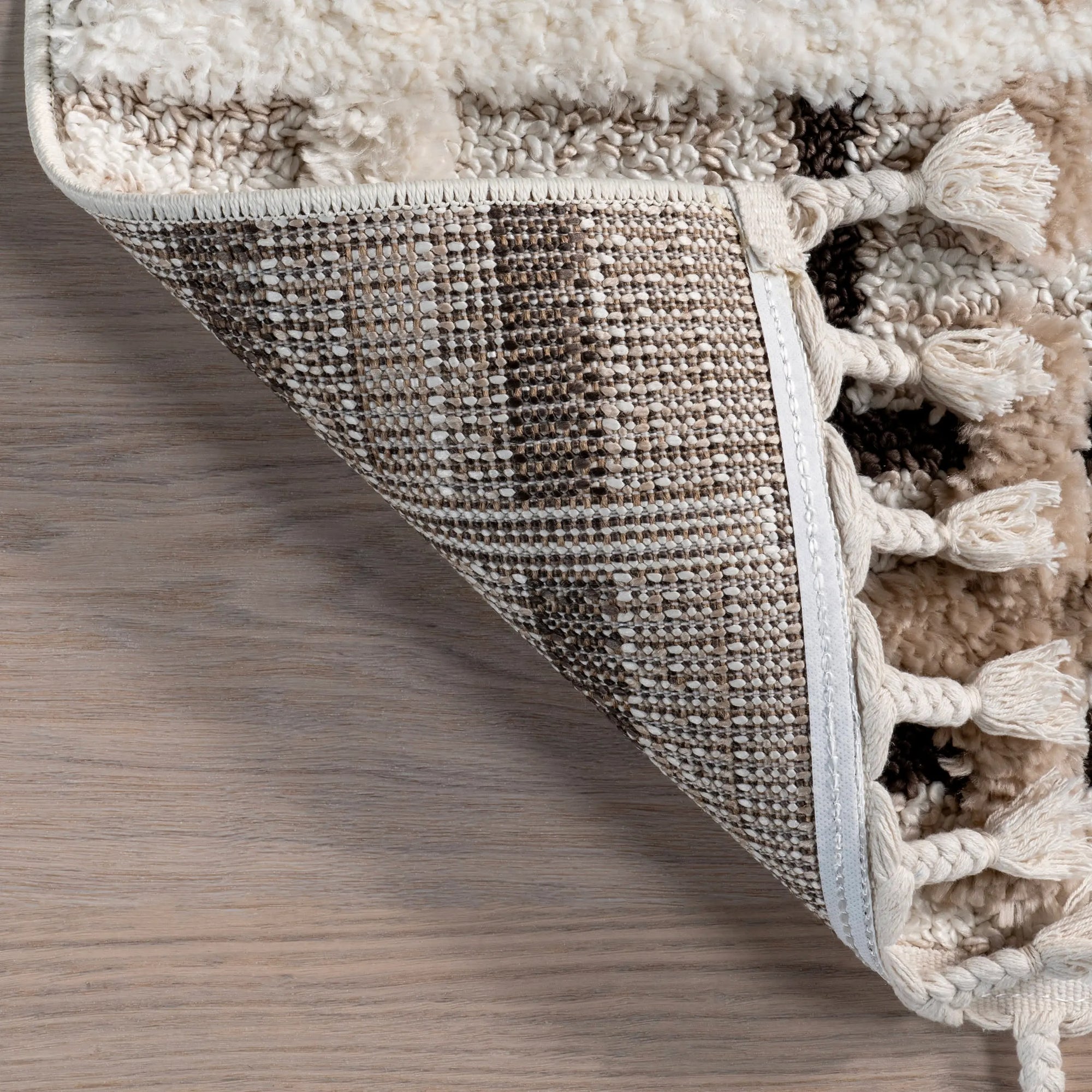 Scarletta Plaid Tasseled Rug