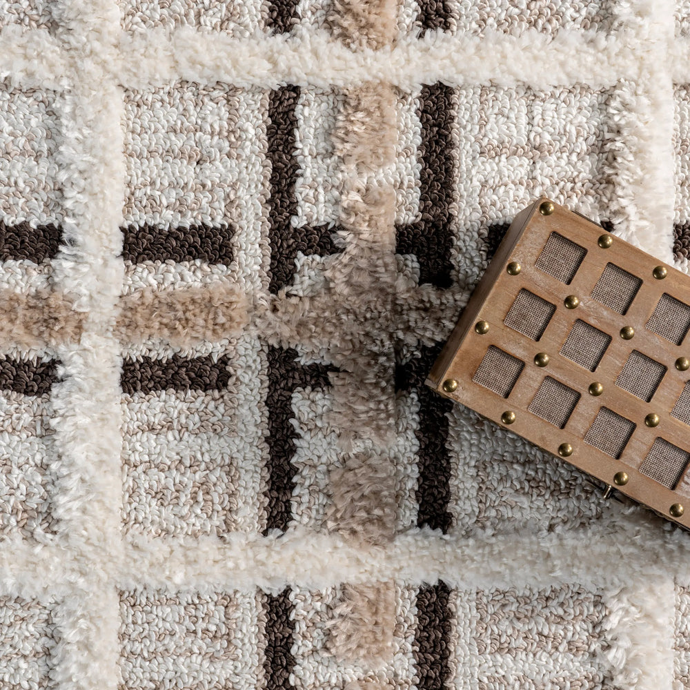 Scarletta Plaid Tasseled Rug