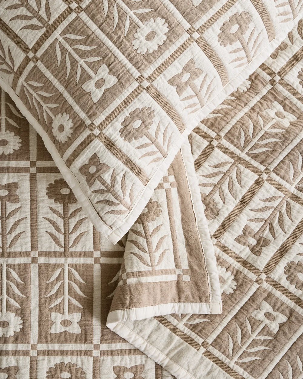 Organic Cotton Jacquard Floral Quilt