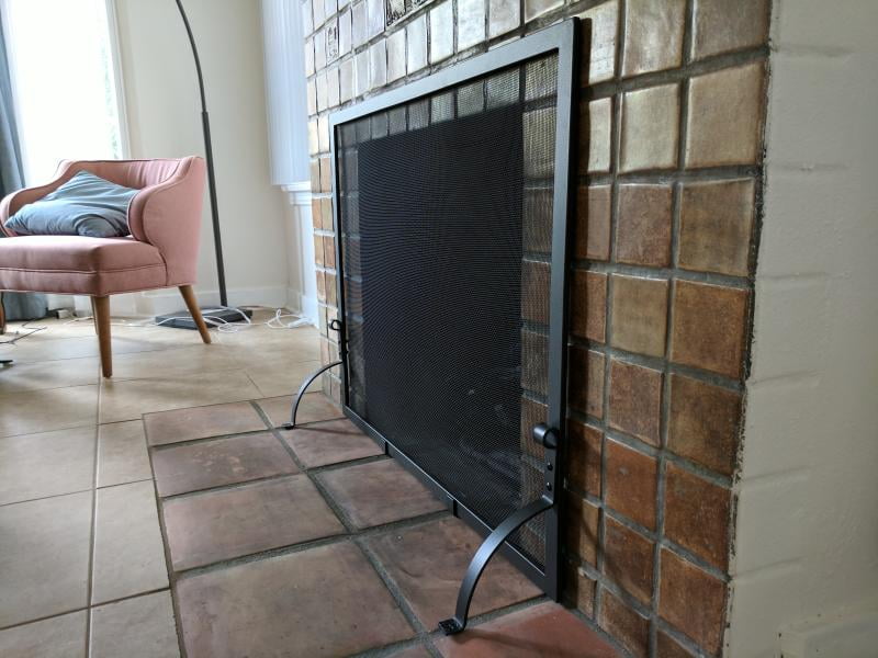 UniFlame Single Panel Olde World Iron Finish Screen