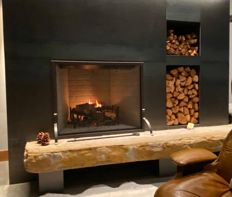 UniFlame Single Panel Olde World Iron Finish Screen