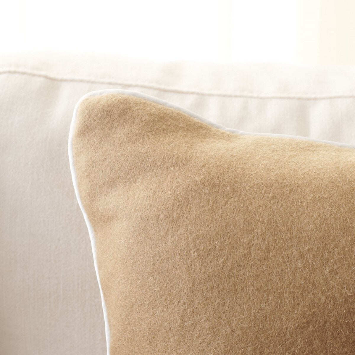 Alaia, 18 X 18, Camel/Ivory, Wool Pillow- PLS7223B-1818