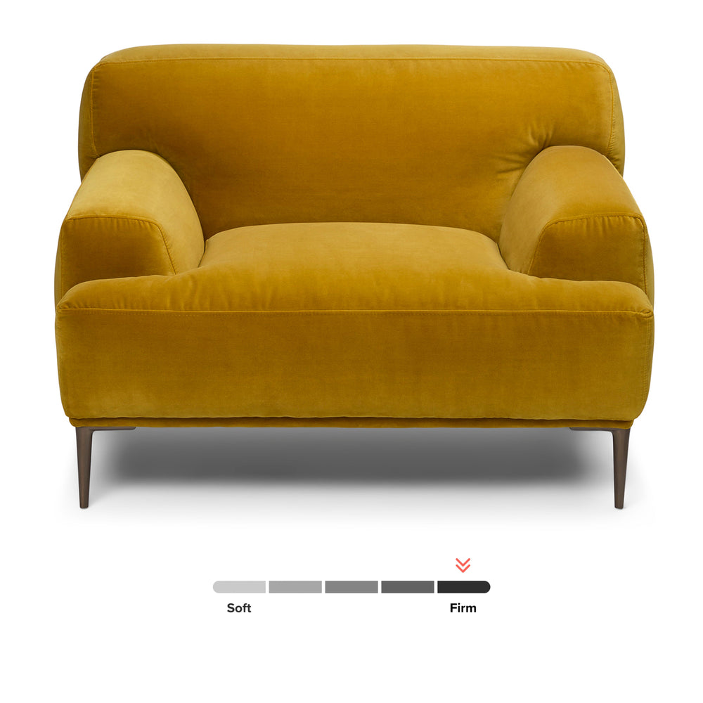 Velvet Lounge Chair in Plush Yarrow Gold - From Where - 