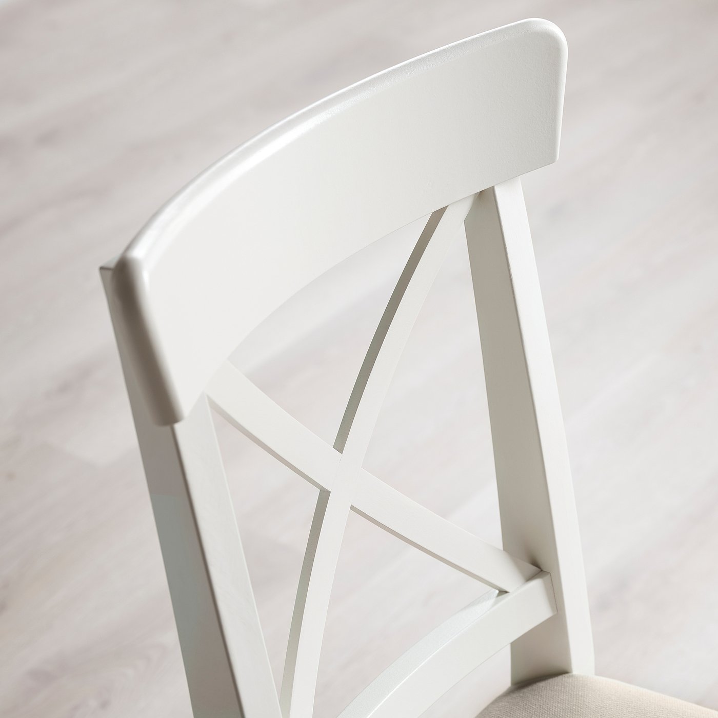 White Table with 4 Chairs Set - From Where - 